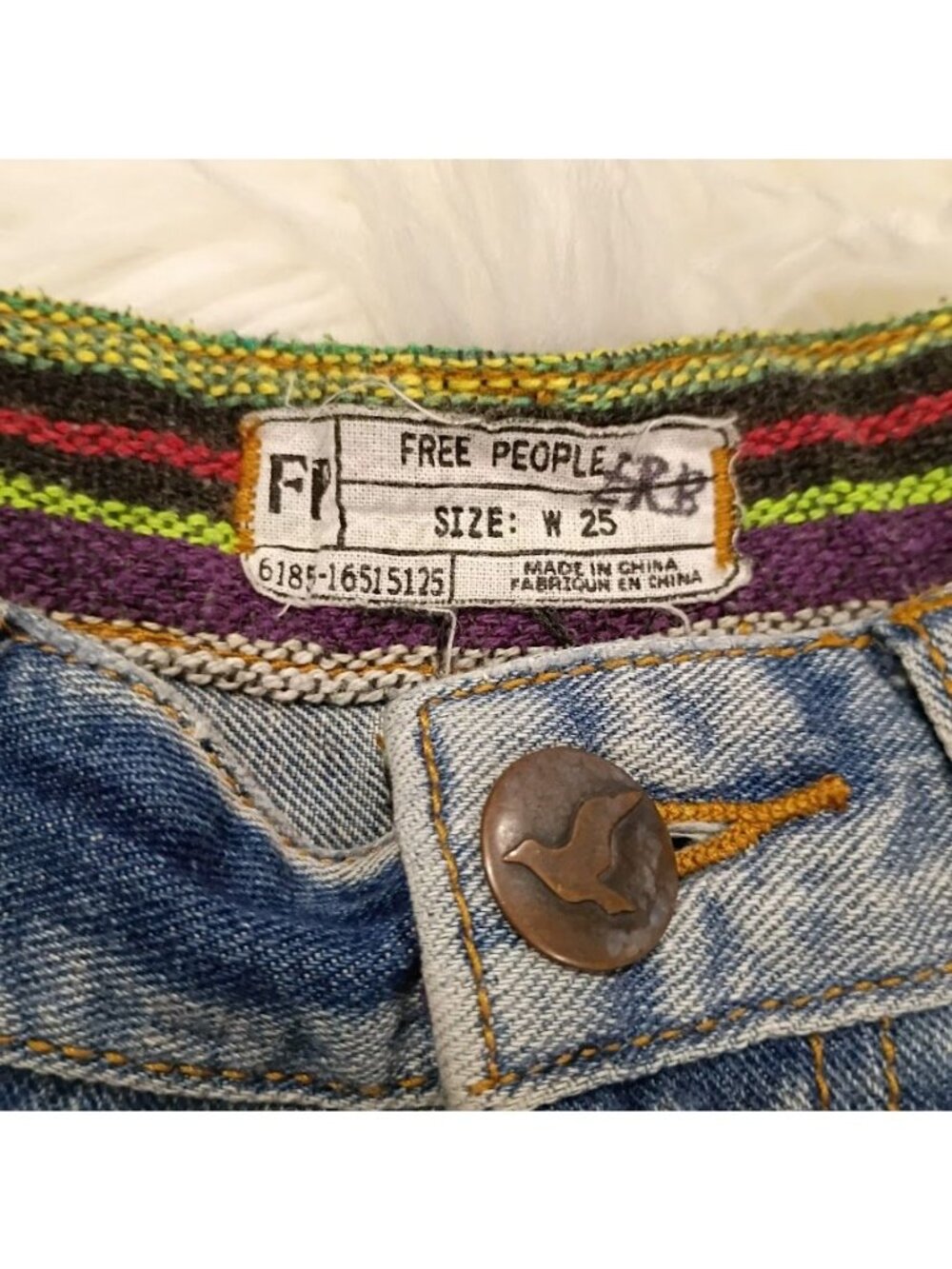 Free People Embroidered Denim Distressed Cut-Off Shorts Size 25 - Picture 3 of 13